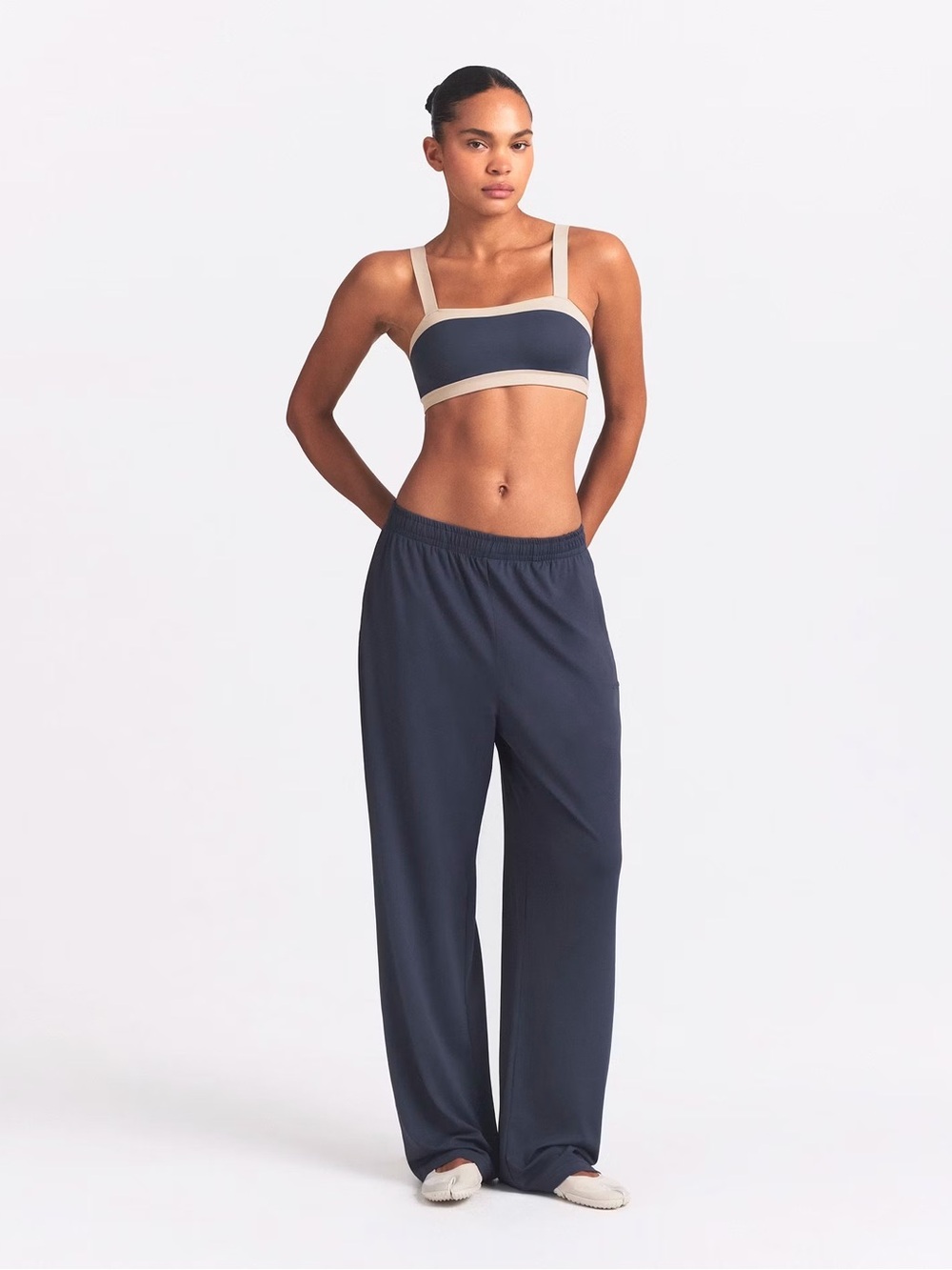 Women’s Nike skims pants